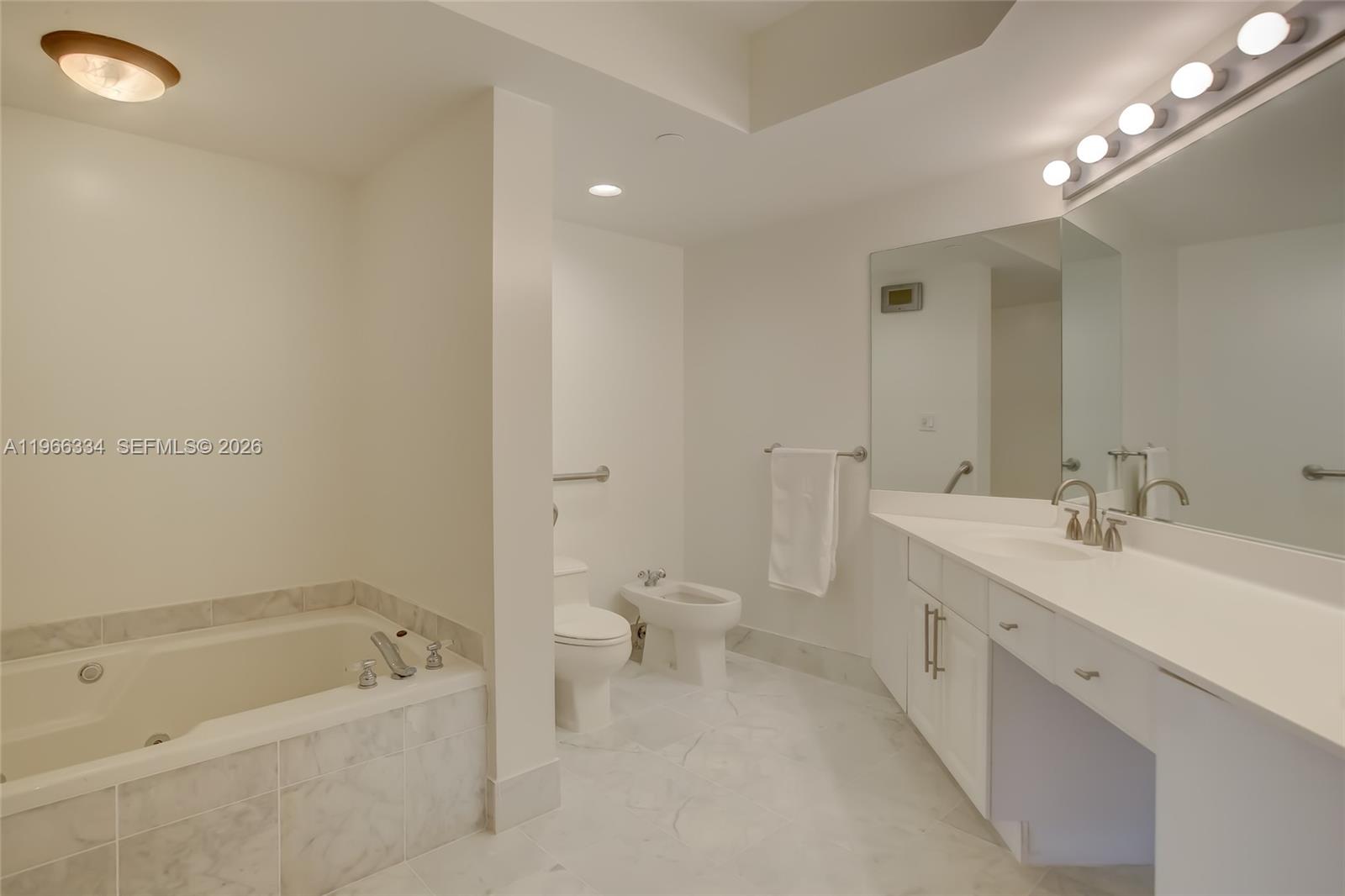 3600 Yacht Club Dr # 703