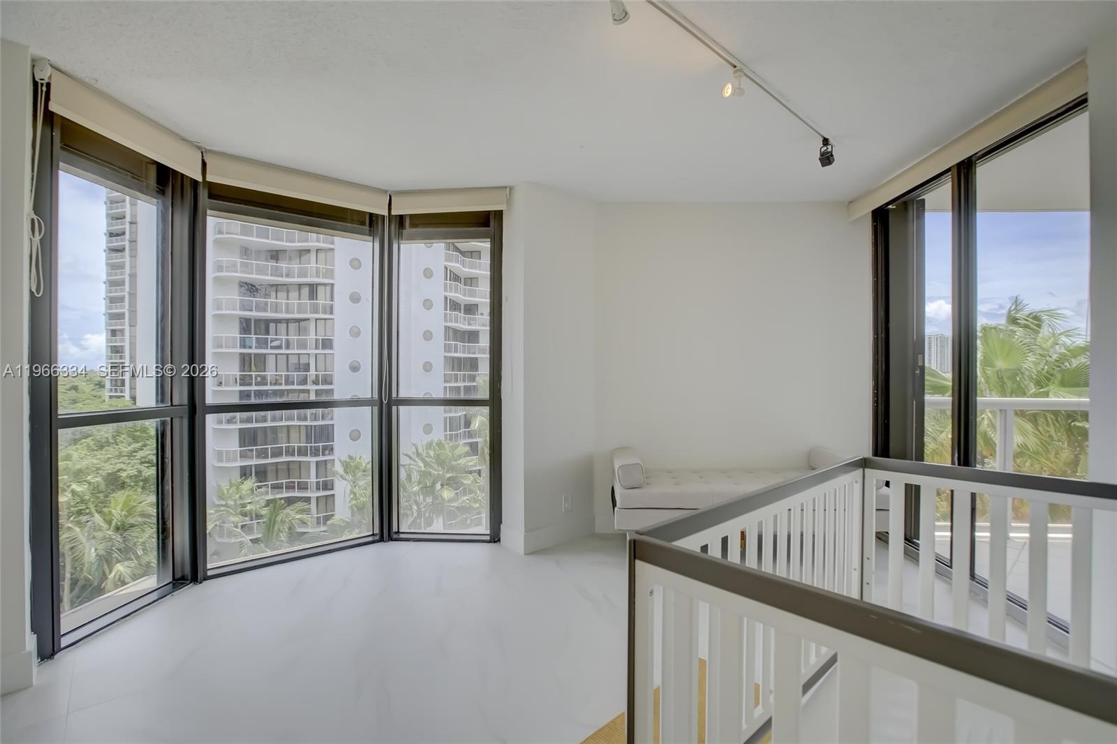 3600 Yacht Club Dr # 703