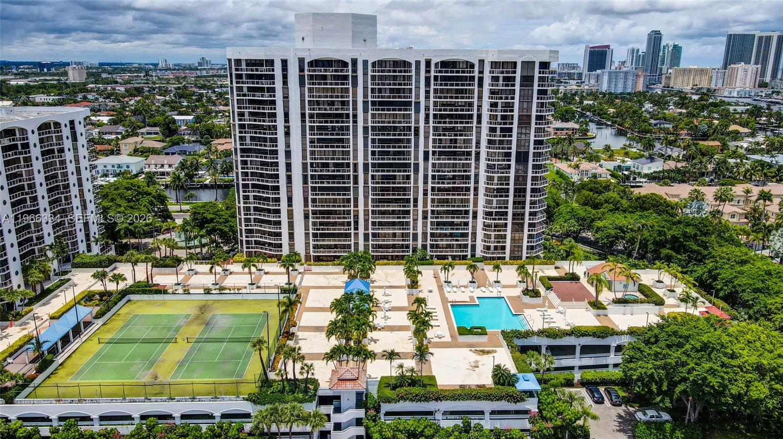 3600 Yacht Club Dr # 703