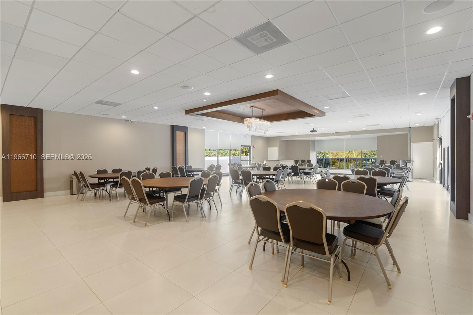 3675 N Country Club Dr # 105