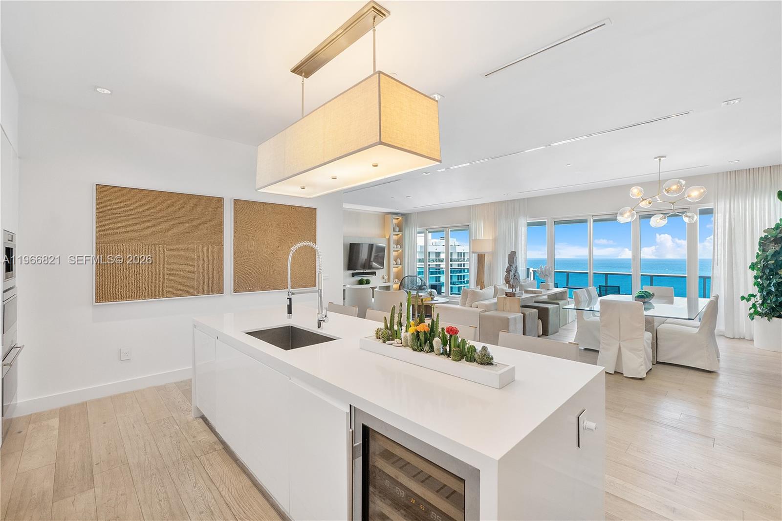 102 24th St # 1612 Unit: PH-1612