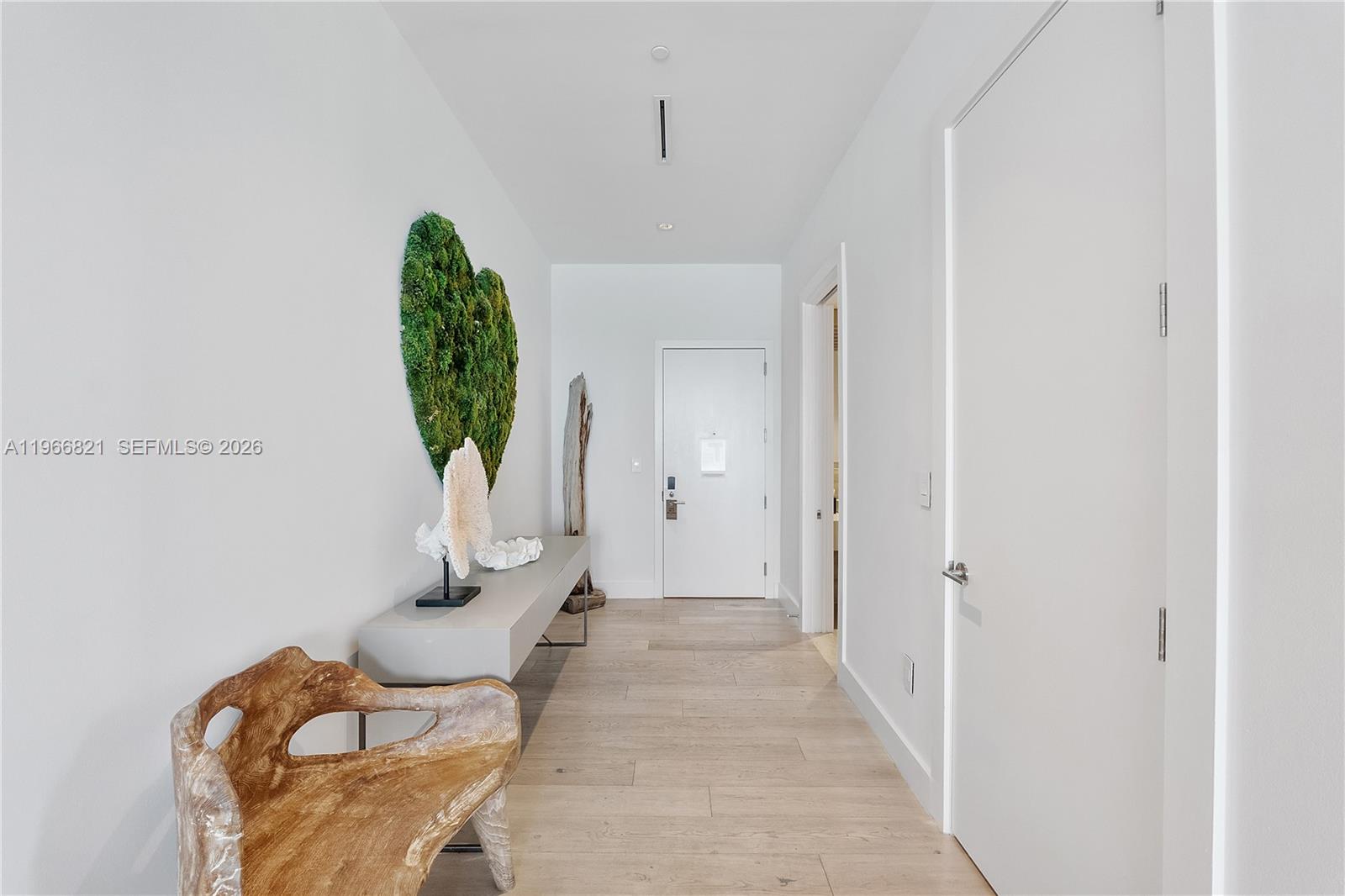 102 24th St # 1612 Unit: PH-1612