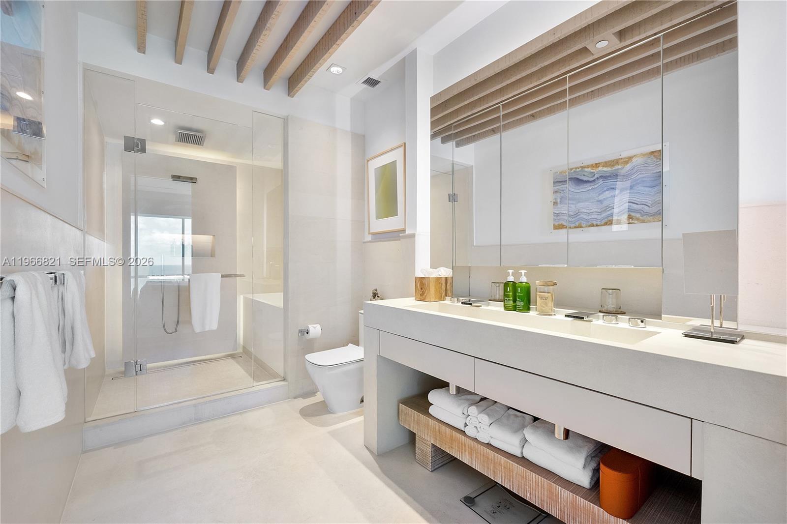 102 24th St # 1612 Unit: PH-1612