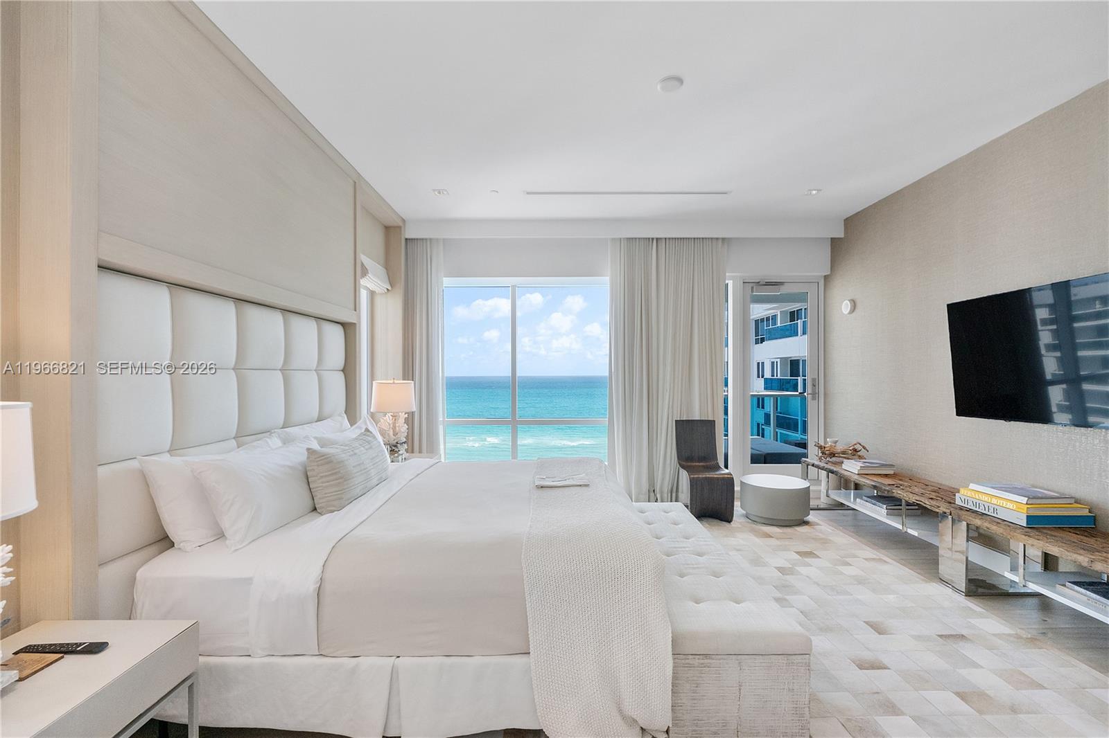 102 24th St # 1612 Unit: PH-1612