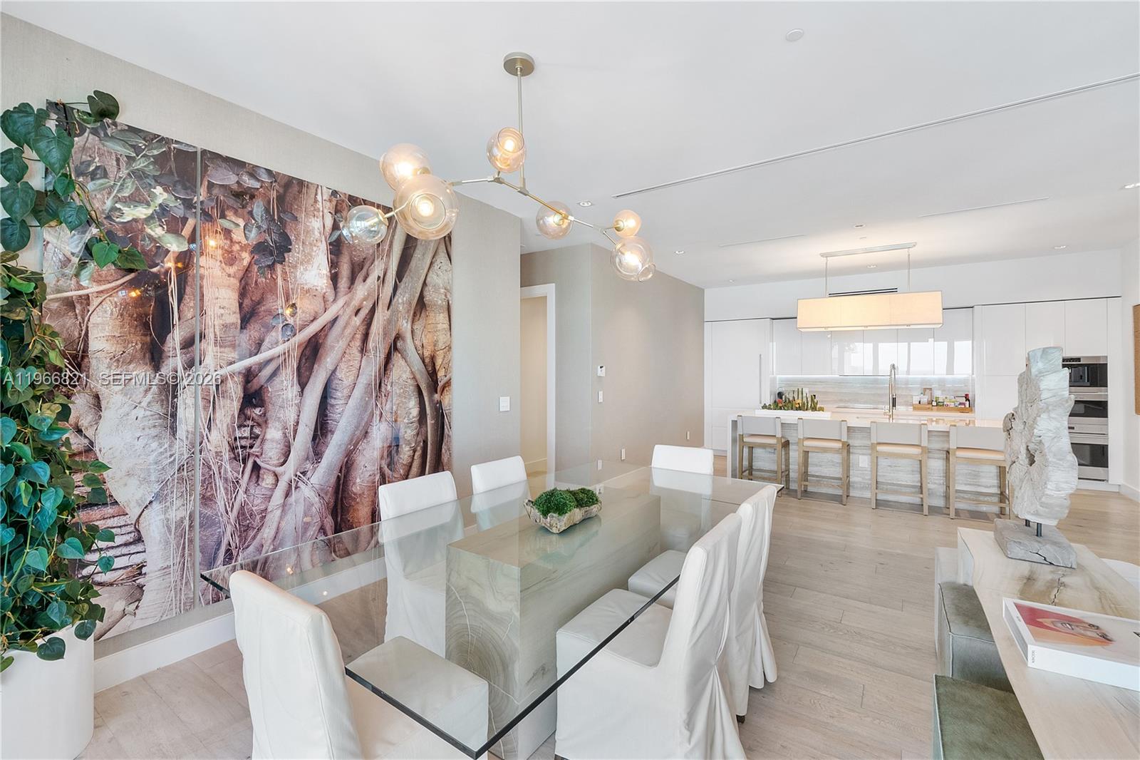 102 24th St # 1612 Unit: PH-1612