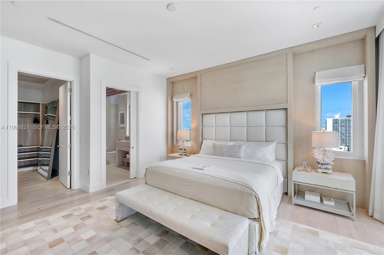 102 24th St # 1612 Unit: PH-1612