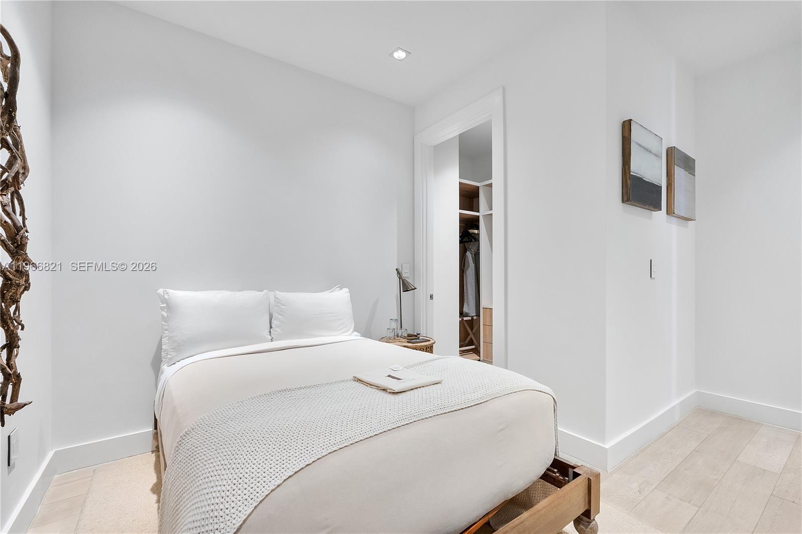 102 24th St # 1612 Unit: PH-1612