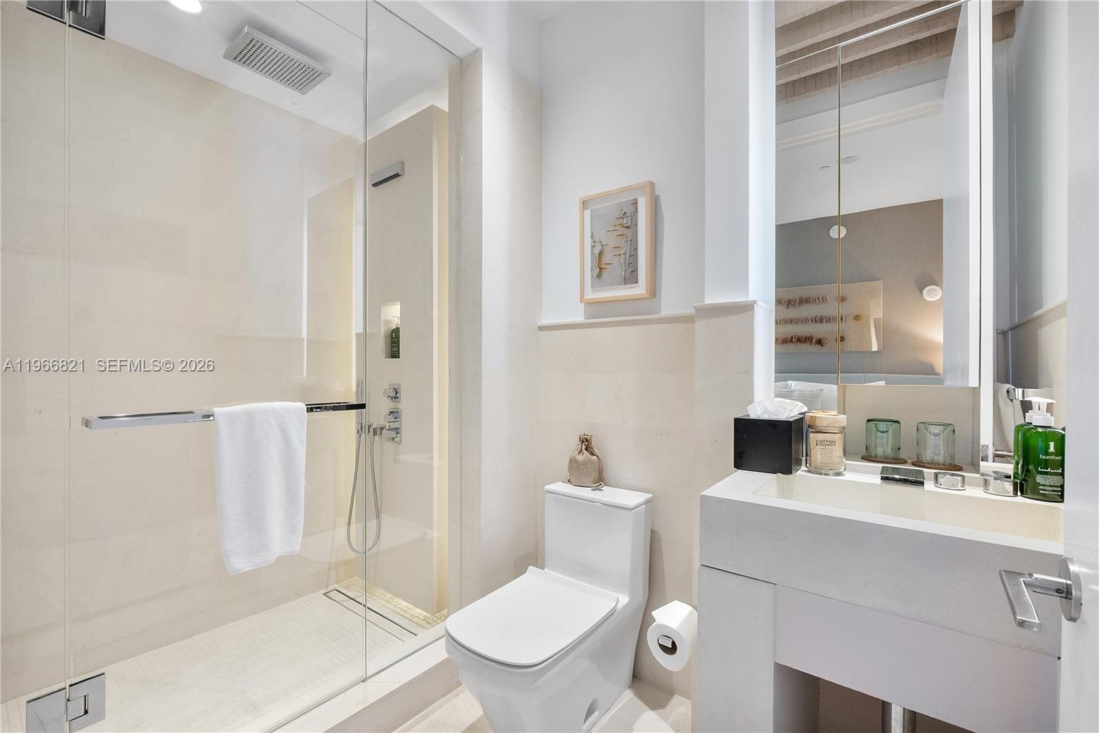 102 24th St # 1612 Unit: PH-1612