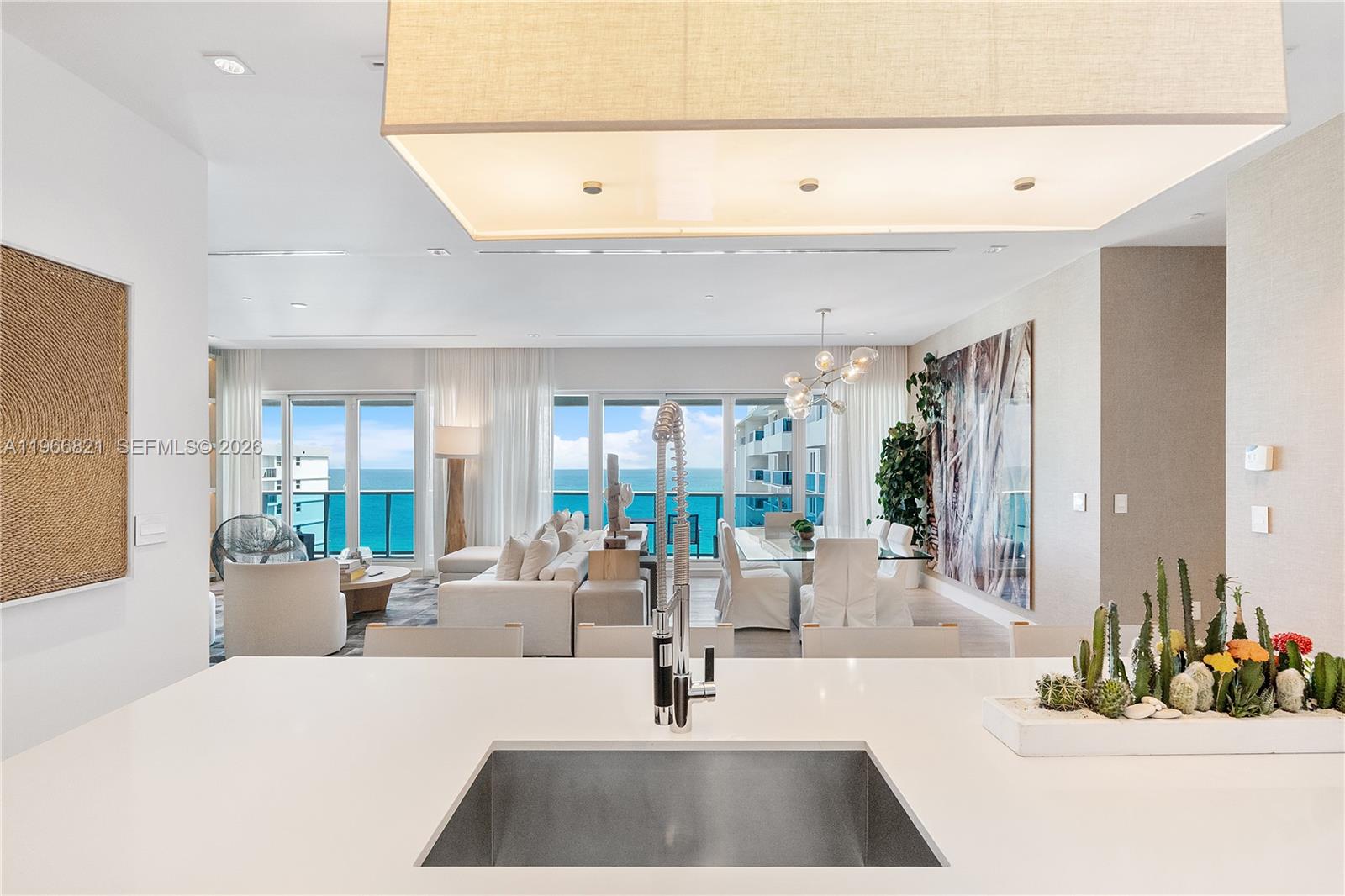 102 24th St # 1612 Unit: PH-1612