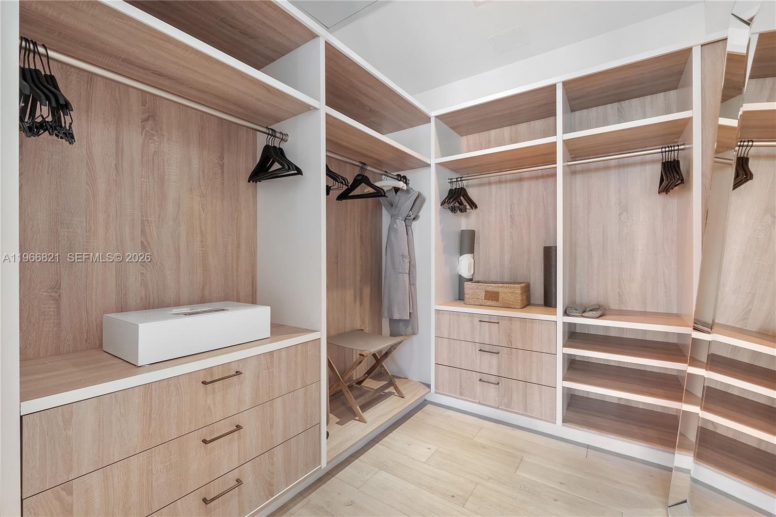 102 24th St # 1612 Unit: PH-1612