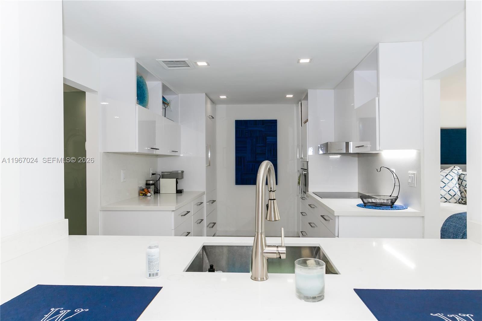 9100 W Bay Harbor Dr # 9C