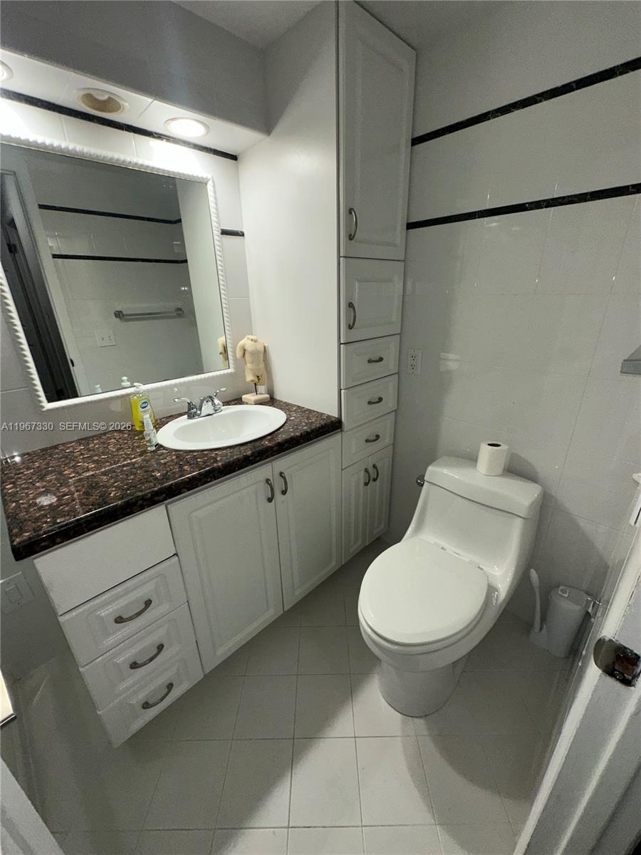 2750 NE 183rd St Unit: PH07