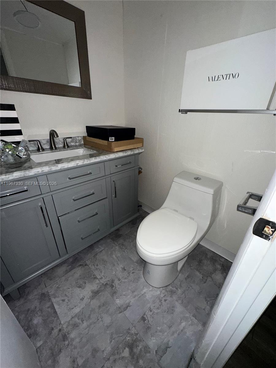 2750 NE 183rd St Unit: PH07