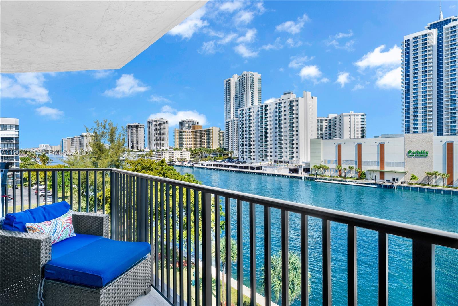 600 Parkview Dr # 621