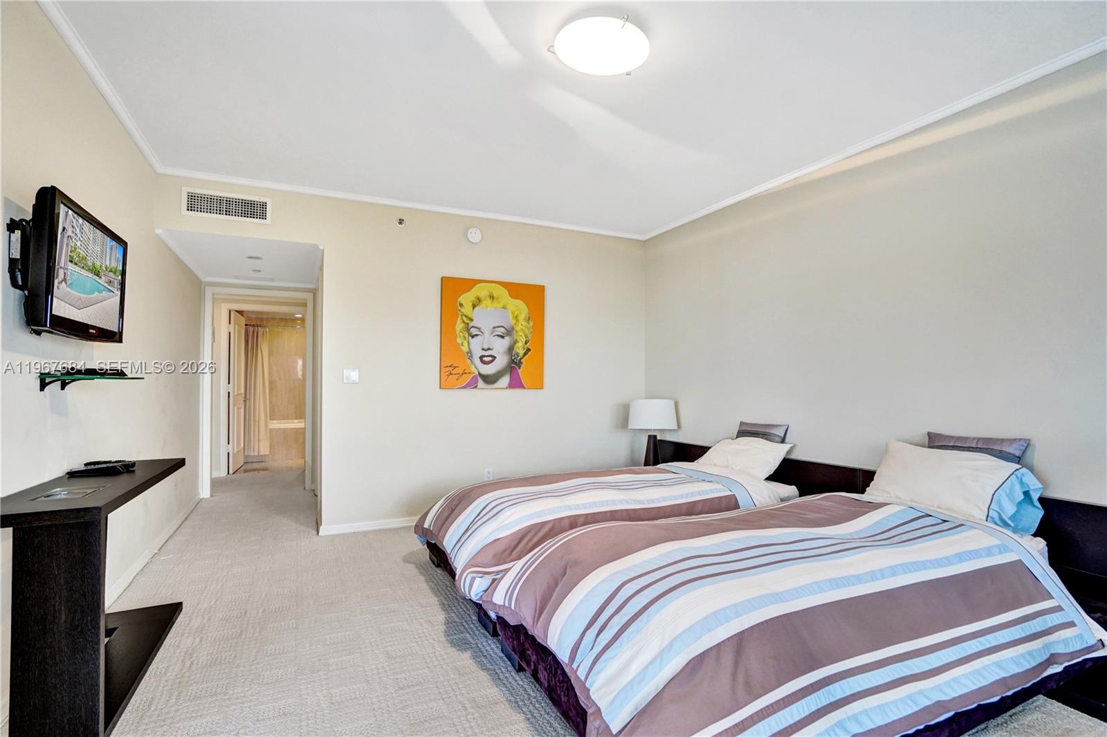 7000 Island Blvd # 2404