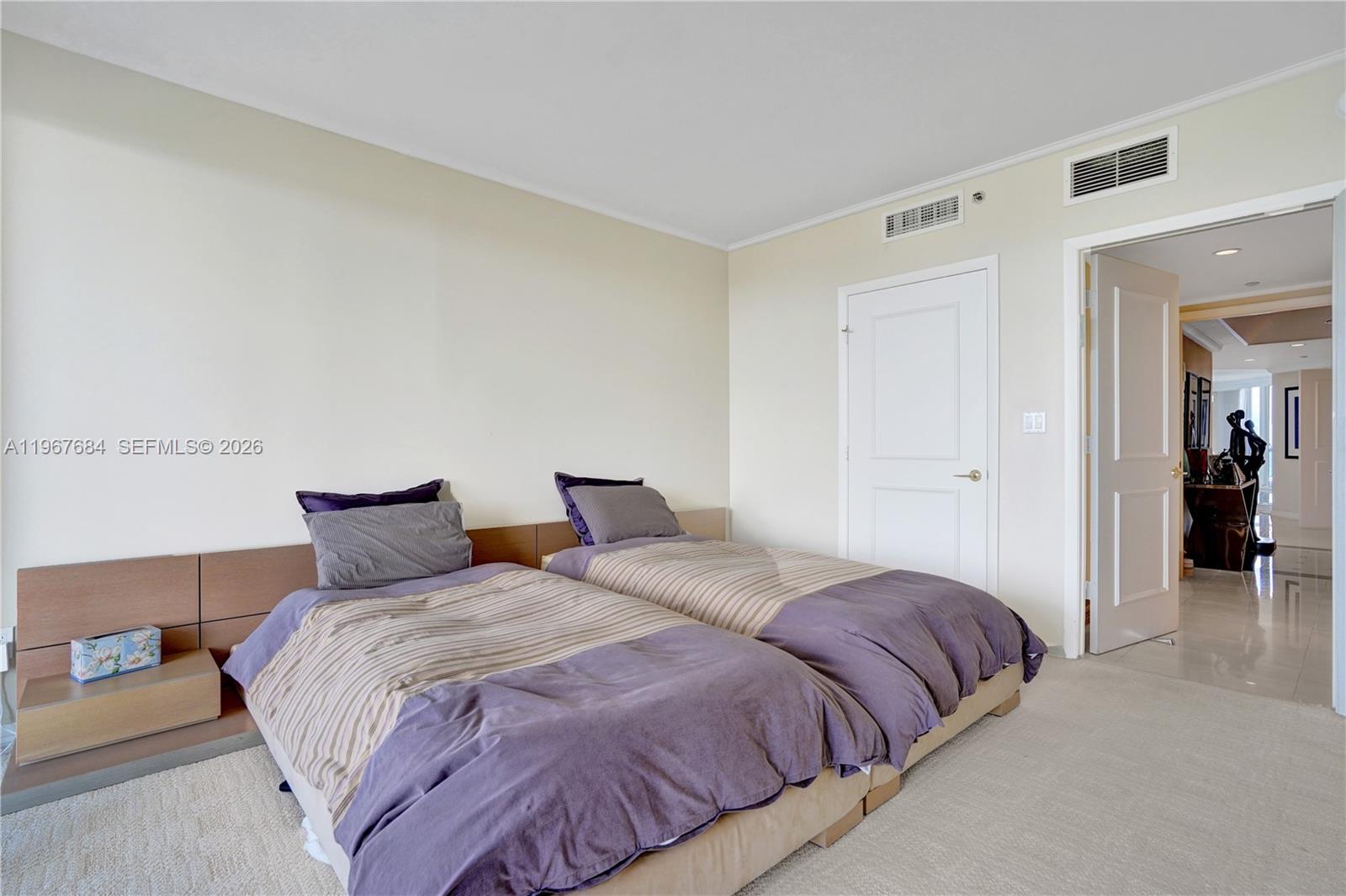 7000 Island Blvd # 2404