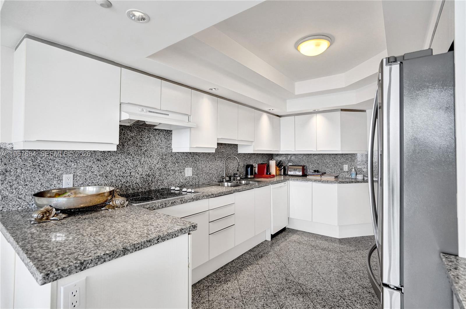 7000 Island Blvd # 2404