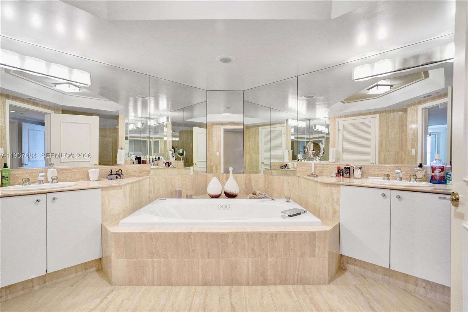 7000 Island Blvd # 2404