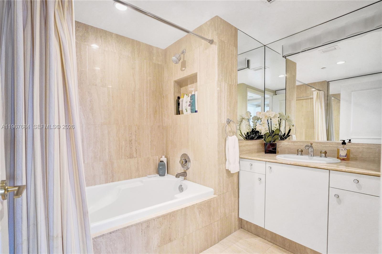 7000 Island Blvd # 2404