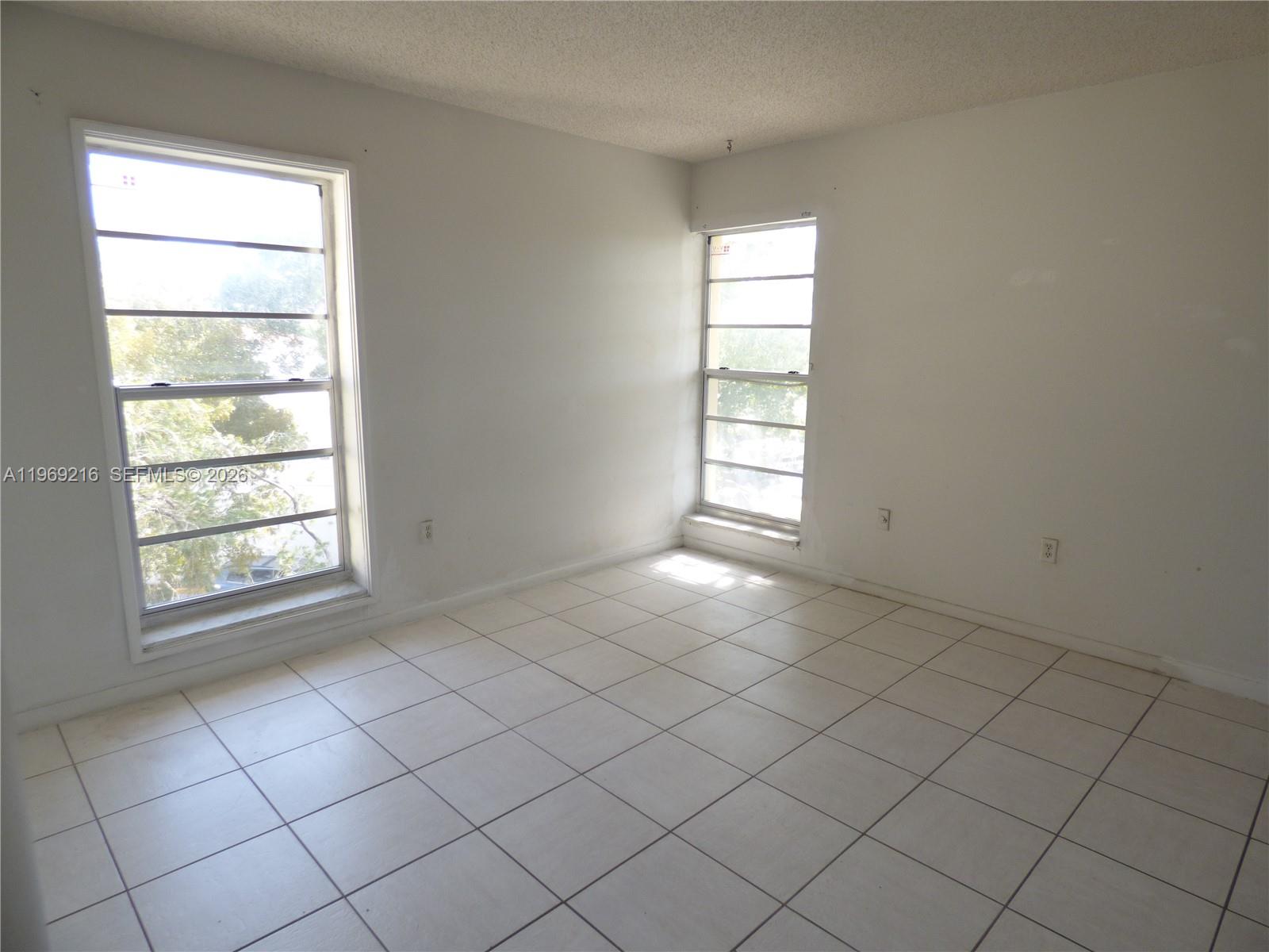 12035 NE 2nd Ave # A423