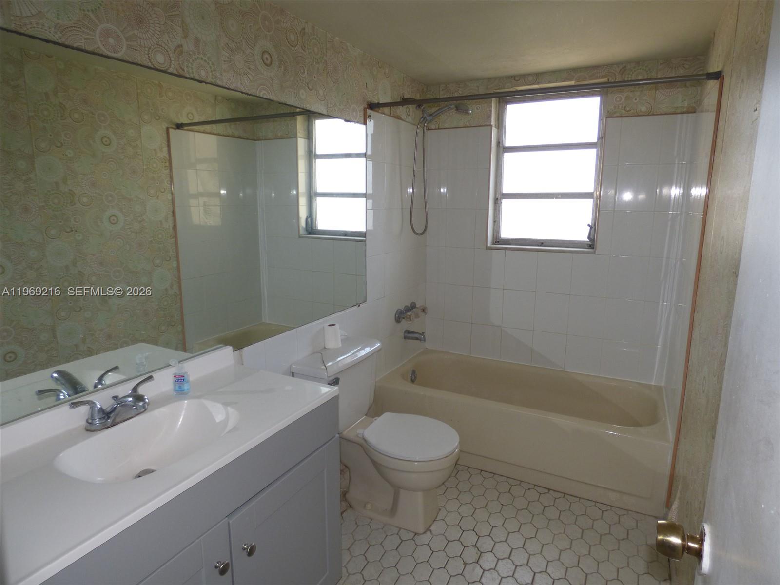 12035 NE 2nd Ave # A423