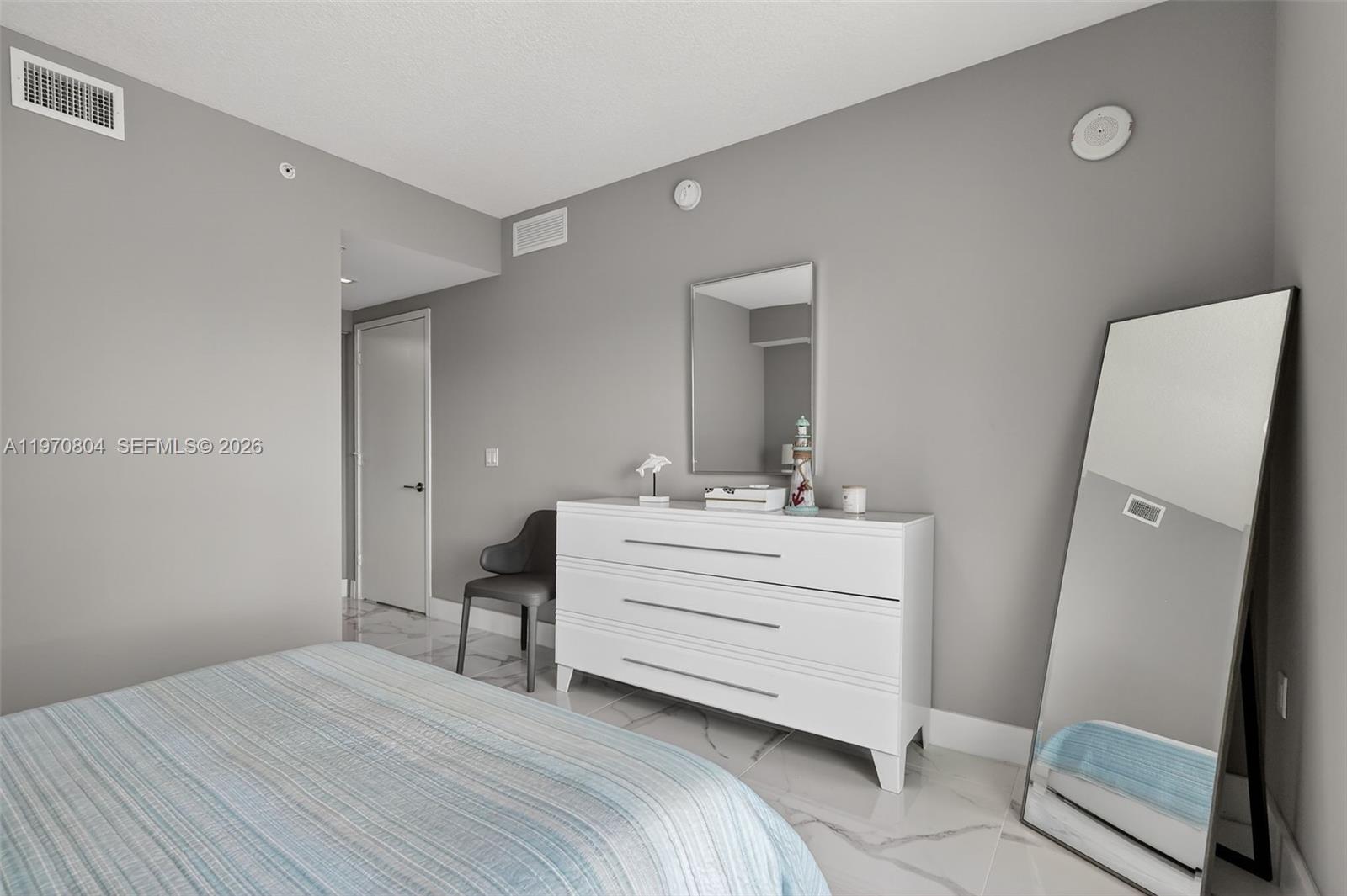 300 Sunny Isles Blvd # 804 Unit: 4-804