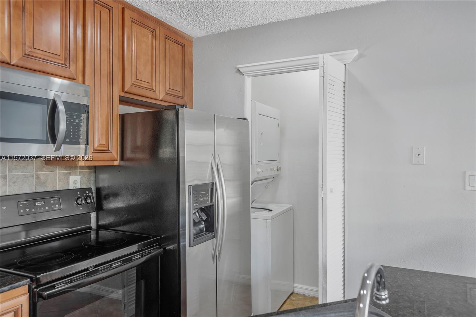 8613 Mallard Reserve Dr # 102