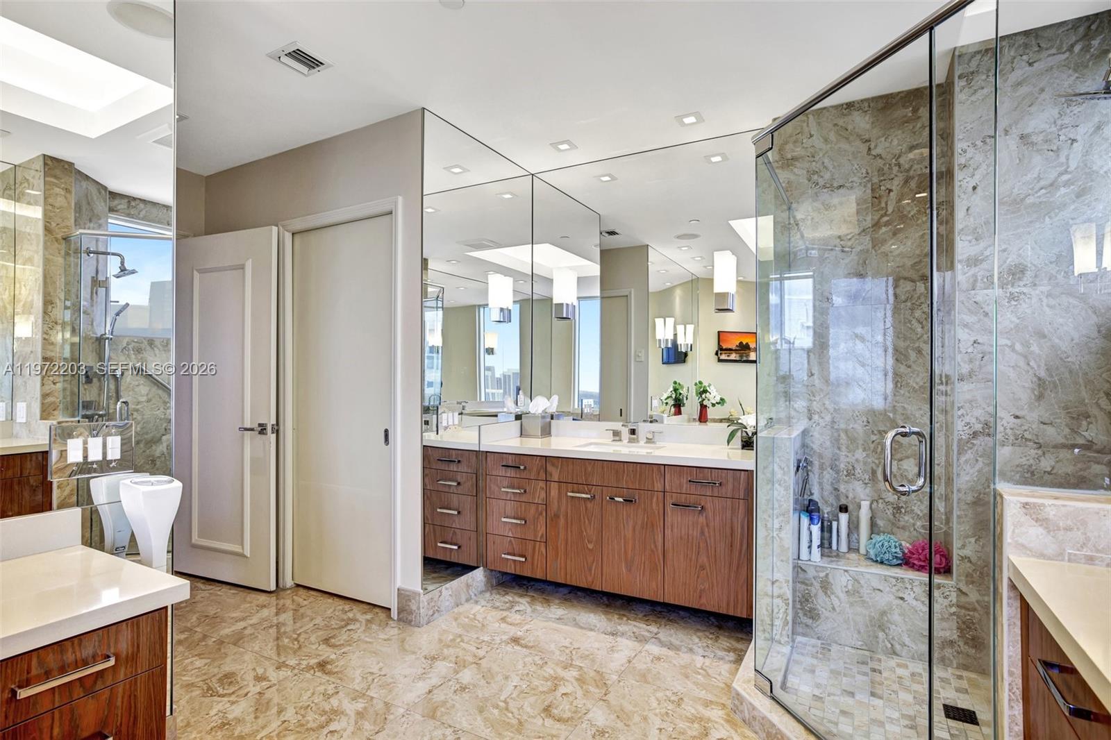 21200 Point Pl Unit: PH2804