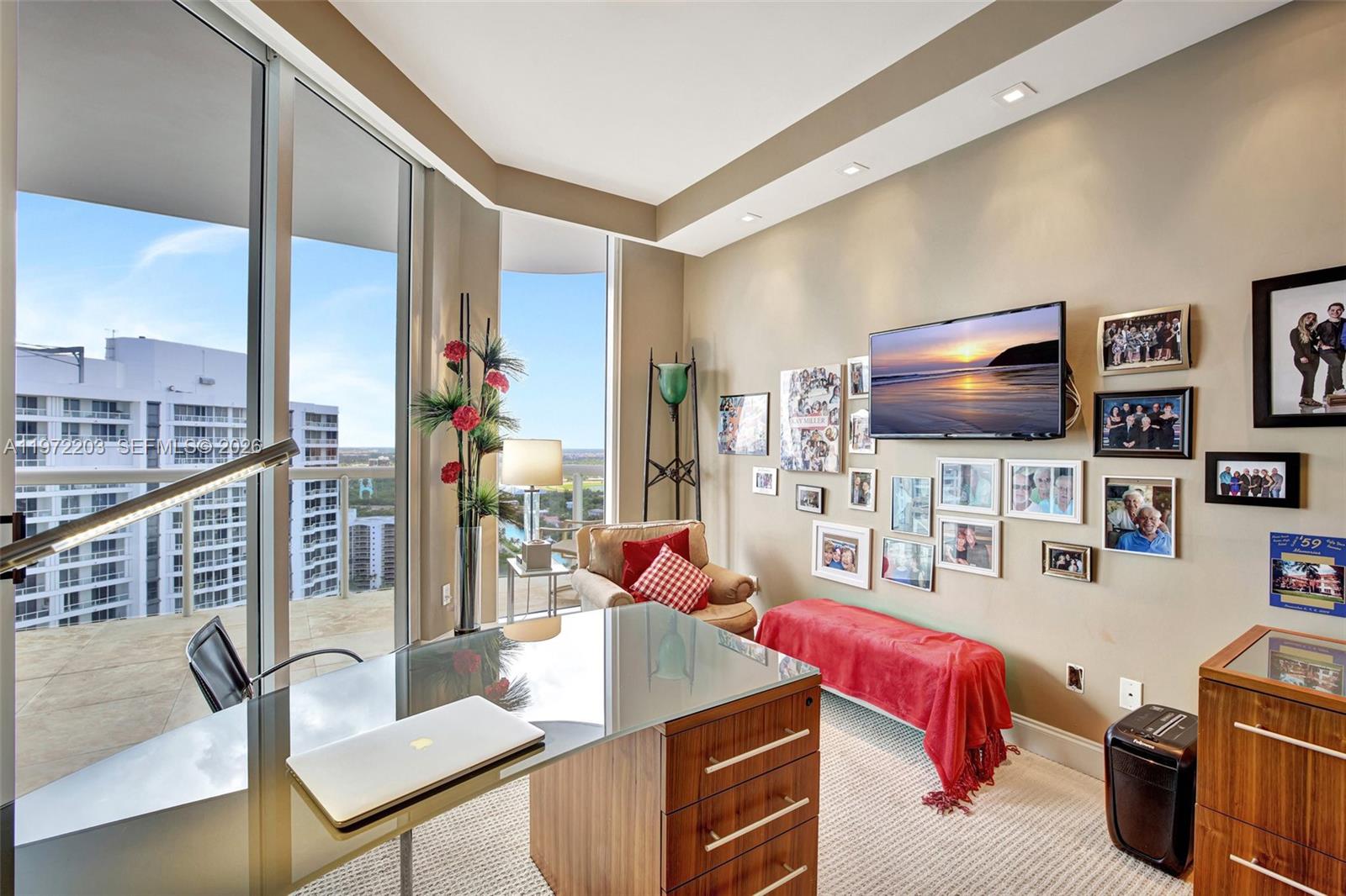 21200 Point Pl Unit: PH2804