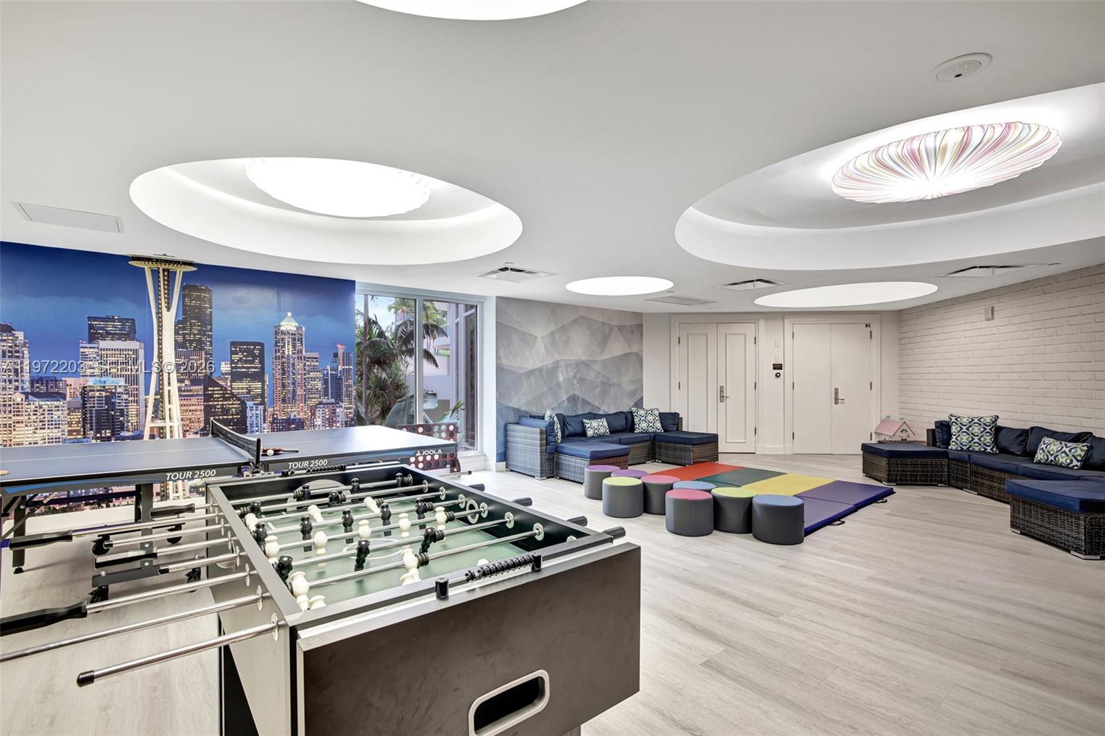 21200 Point Pl Unit: PH2804