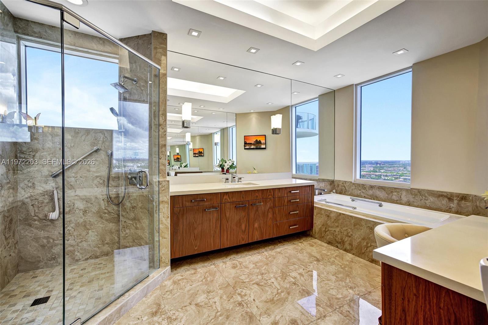 21200 Point Pl Unit: PH2804