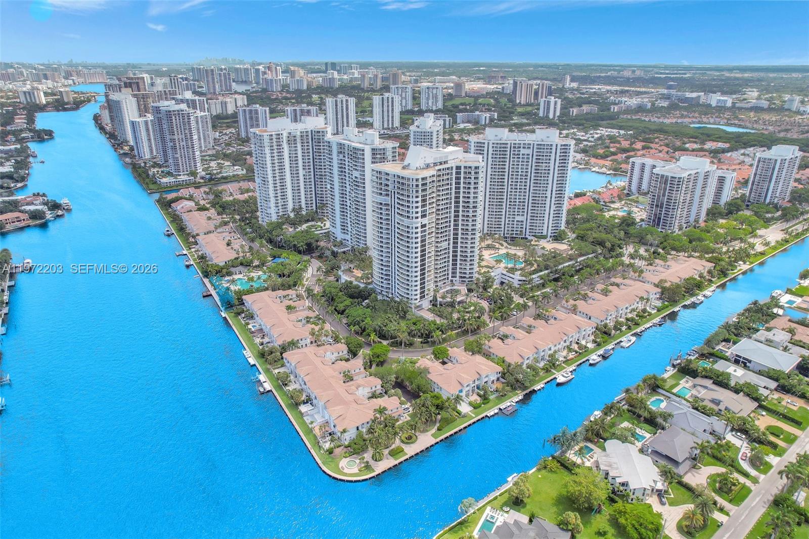 21200 Point Pl Unit: PH2804