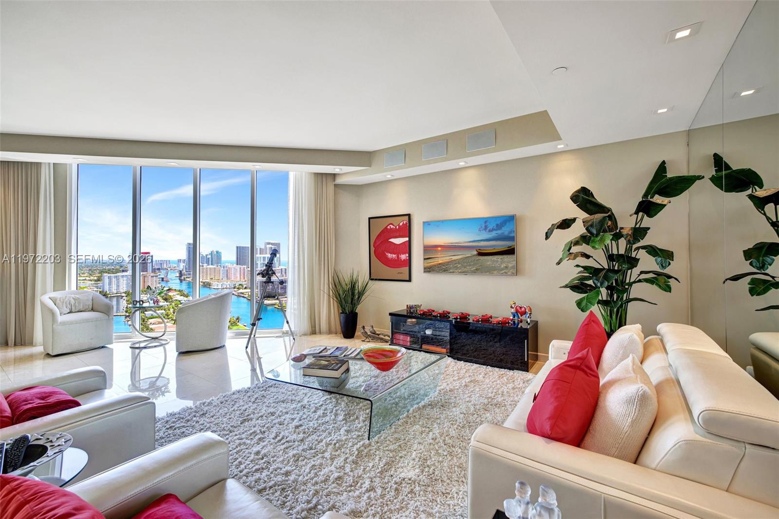 21200 Point Pl Unit: PH2804