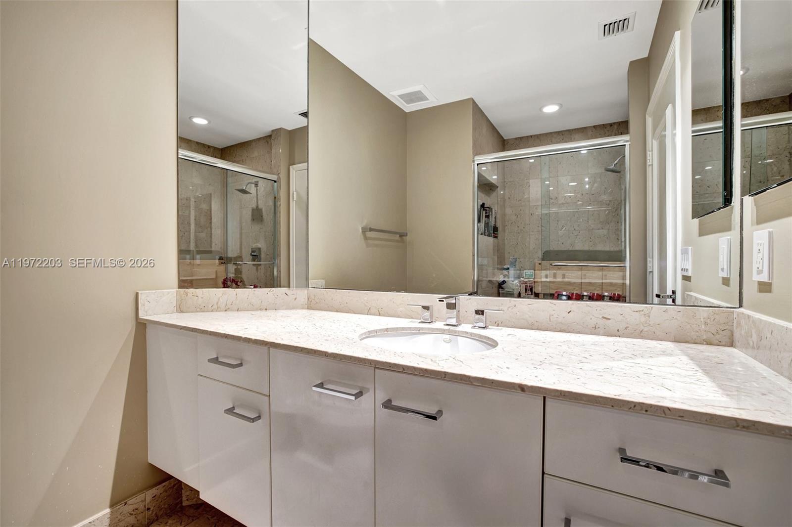 21200 Point Pl Unit: PH2804