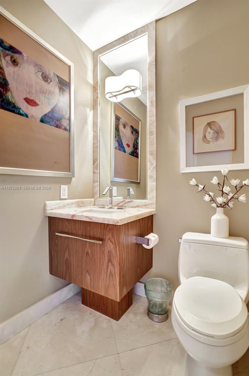 21200 Point Pl Unit: PH2804