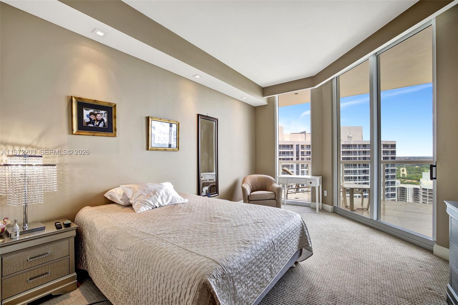 21200 Point Pl Unit: PH2804