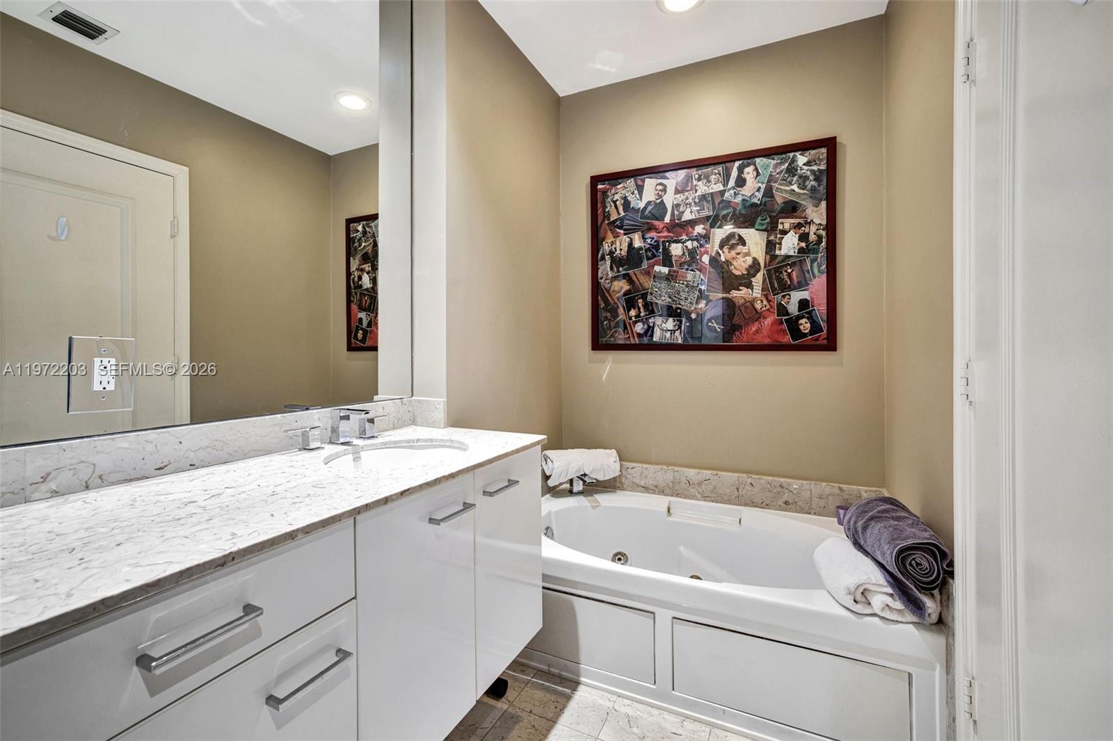 21200 Point Pl Unit: PH2804