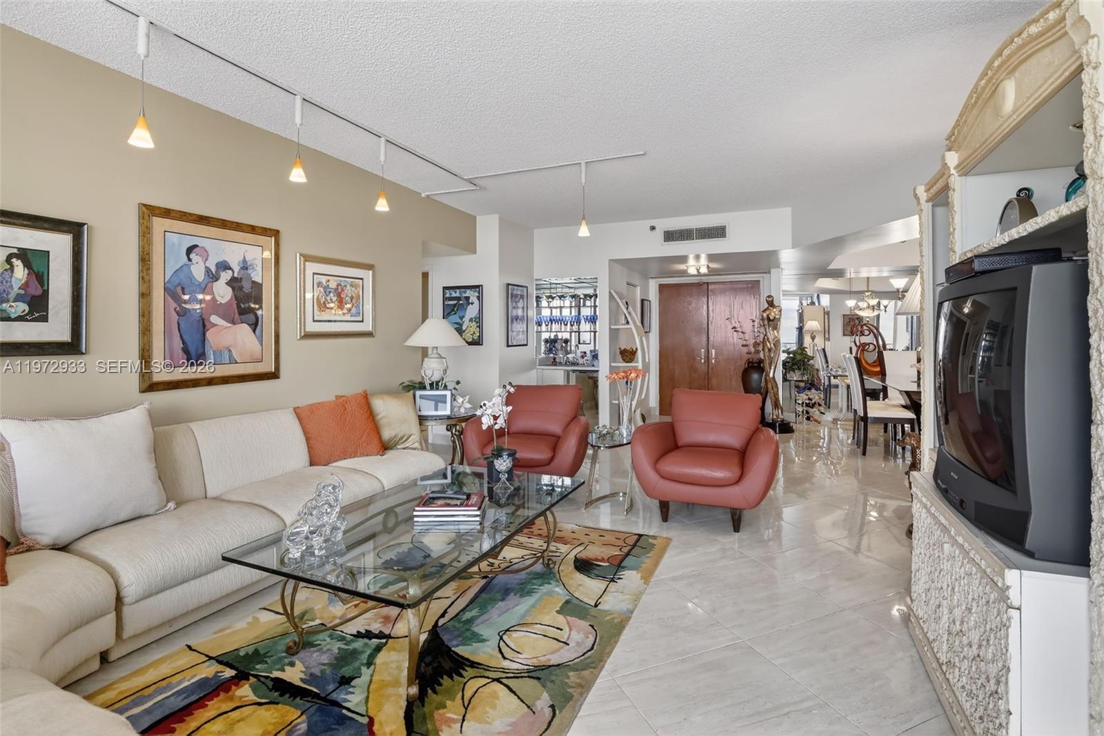 20281 E Country Club Dr # 2403