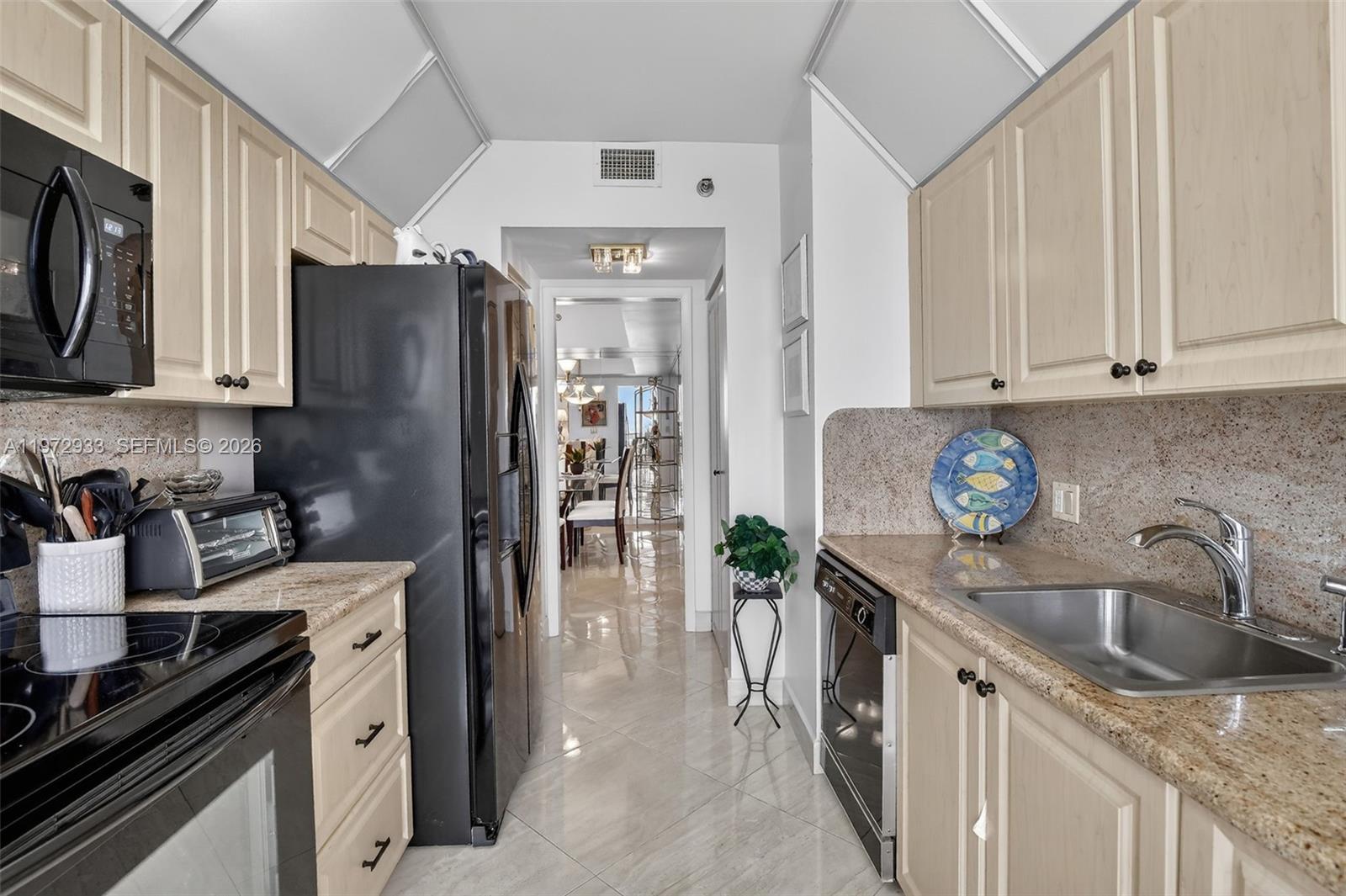 20281 E Country Club Dr # 2403