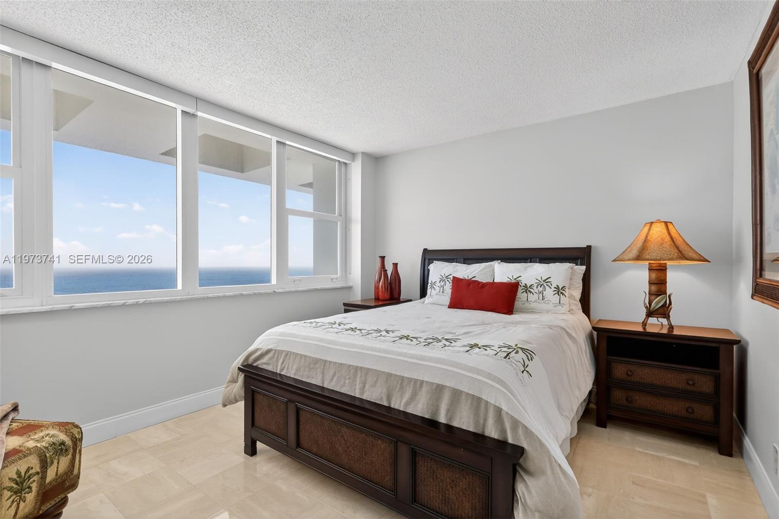 3140 S Ocean Dr Unit: PH4