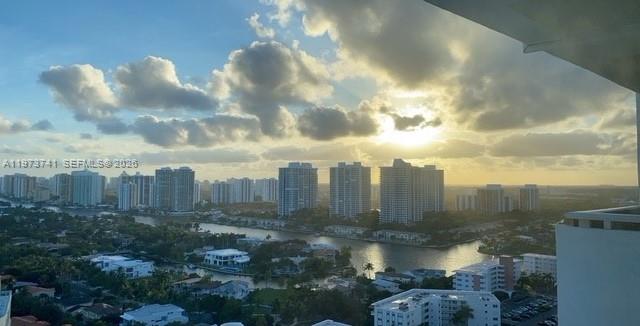 3140 S Ocean Dr Unit: PH4