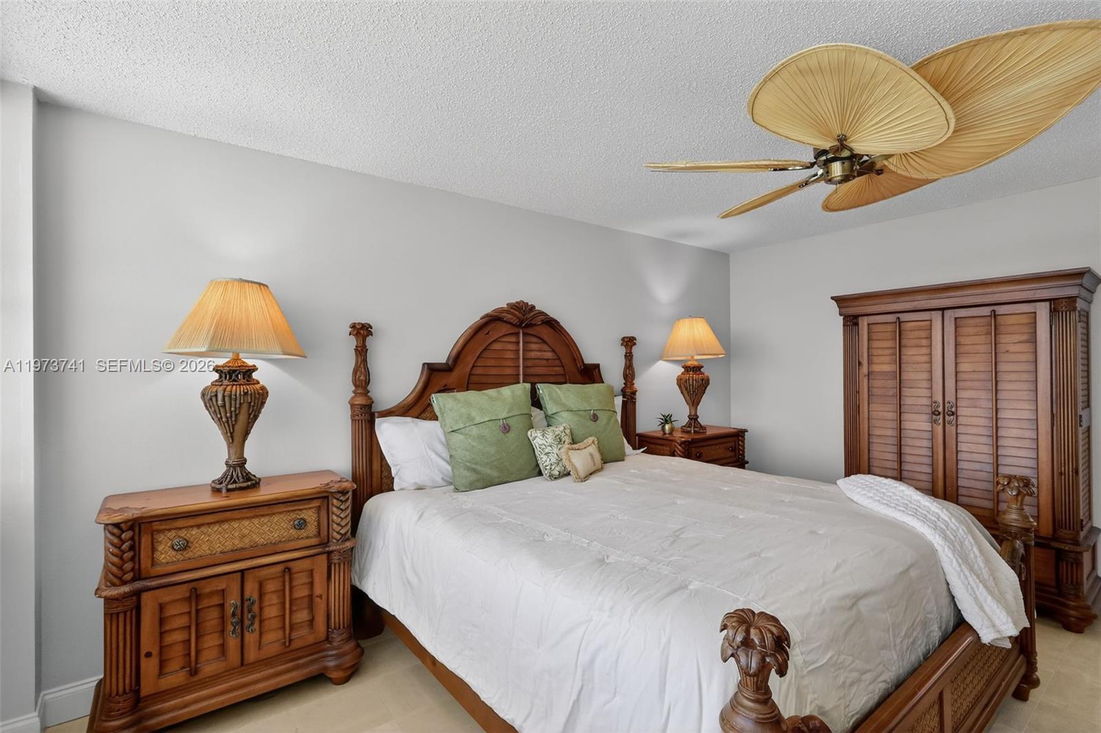 3140 S Ocean Dr Unit: PH4