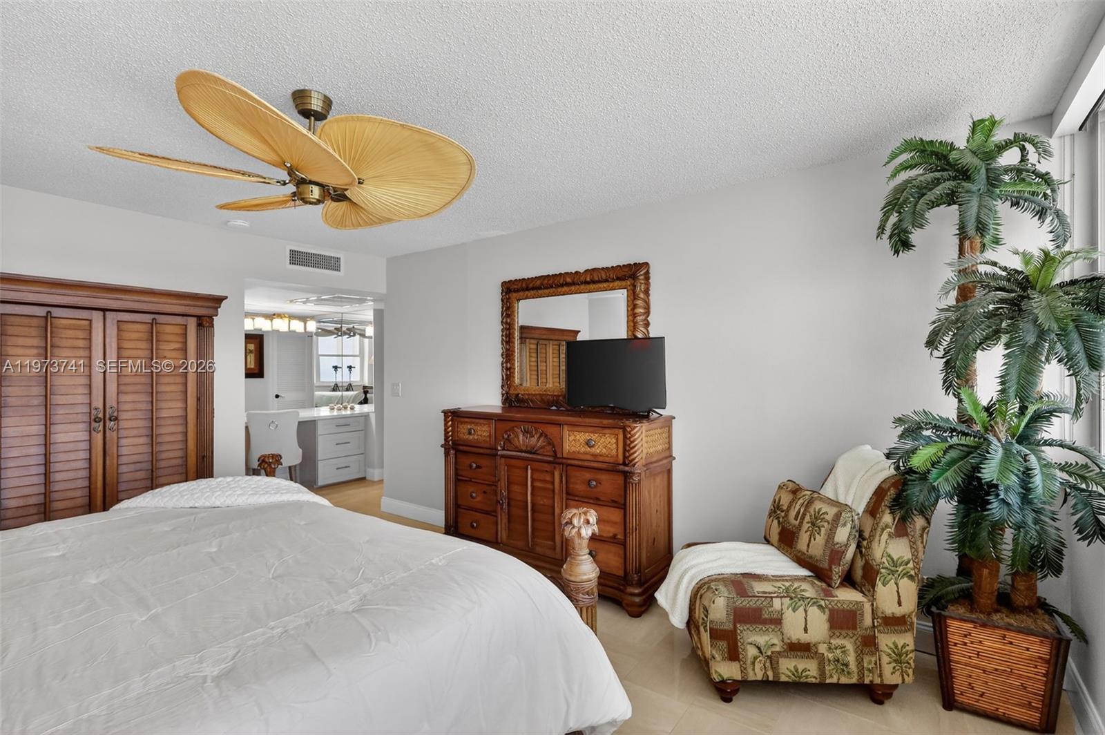 3140 S Ocean Dr Unit: PH4