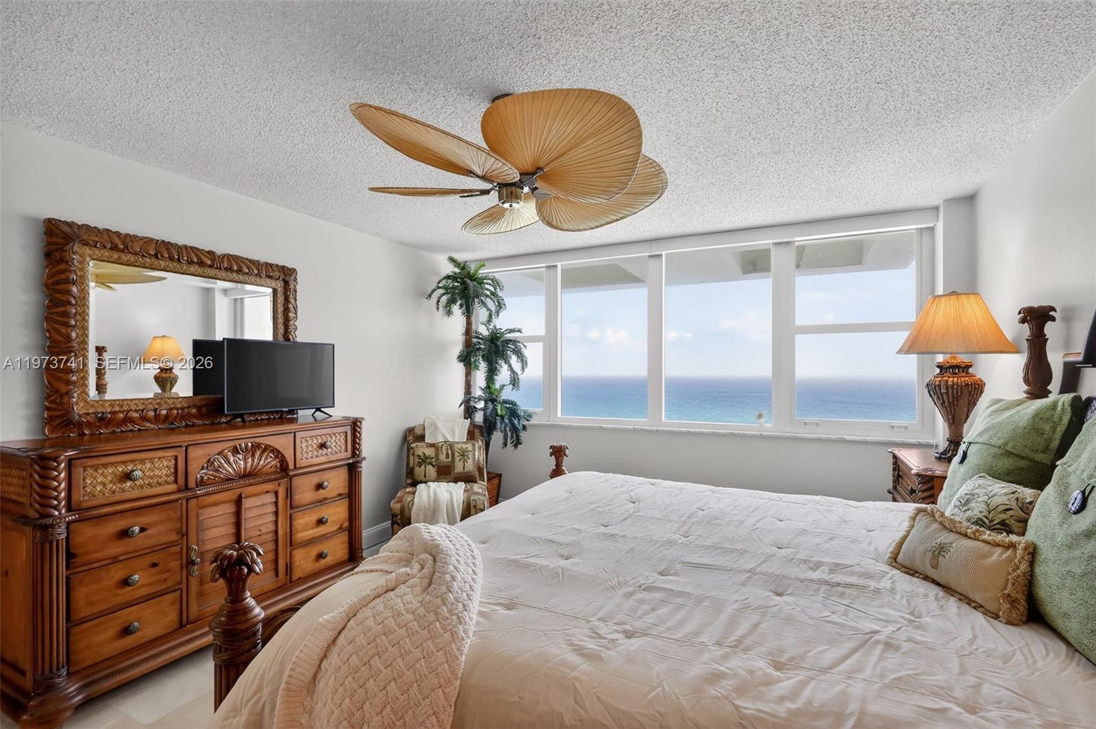 3140 S Ocean Dr Unit: PH4