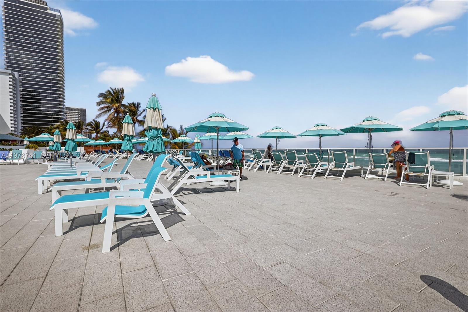 3140 S Ocean Dr Unit: PH4