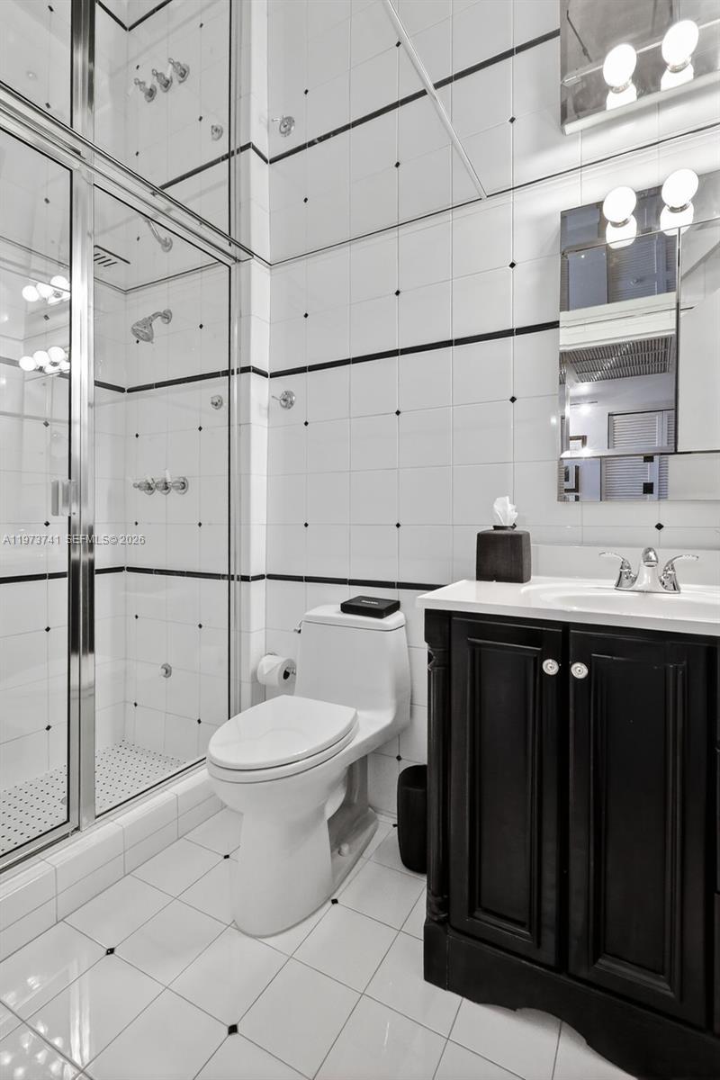 3140 S Ocean Dr Unit: PH4