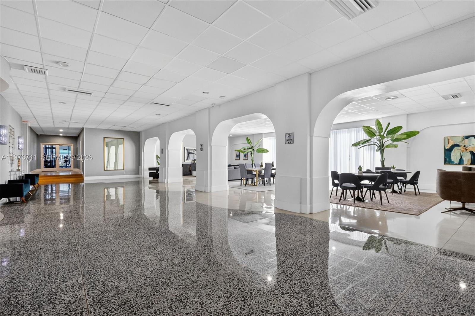 3140 S Ocean Dr Unit: PH4