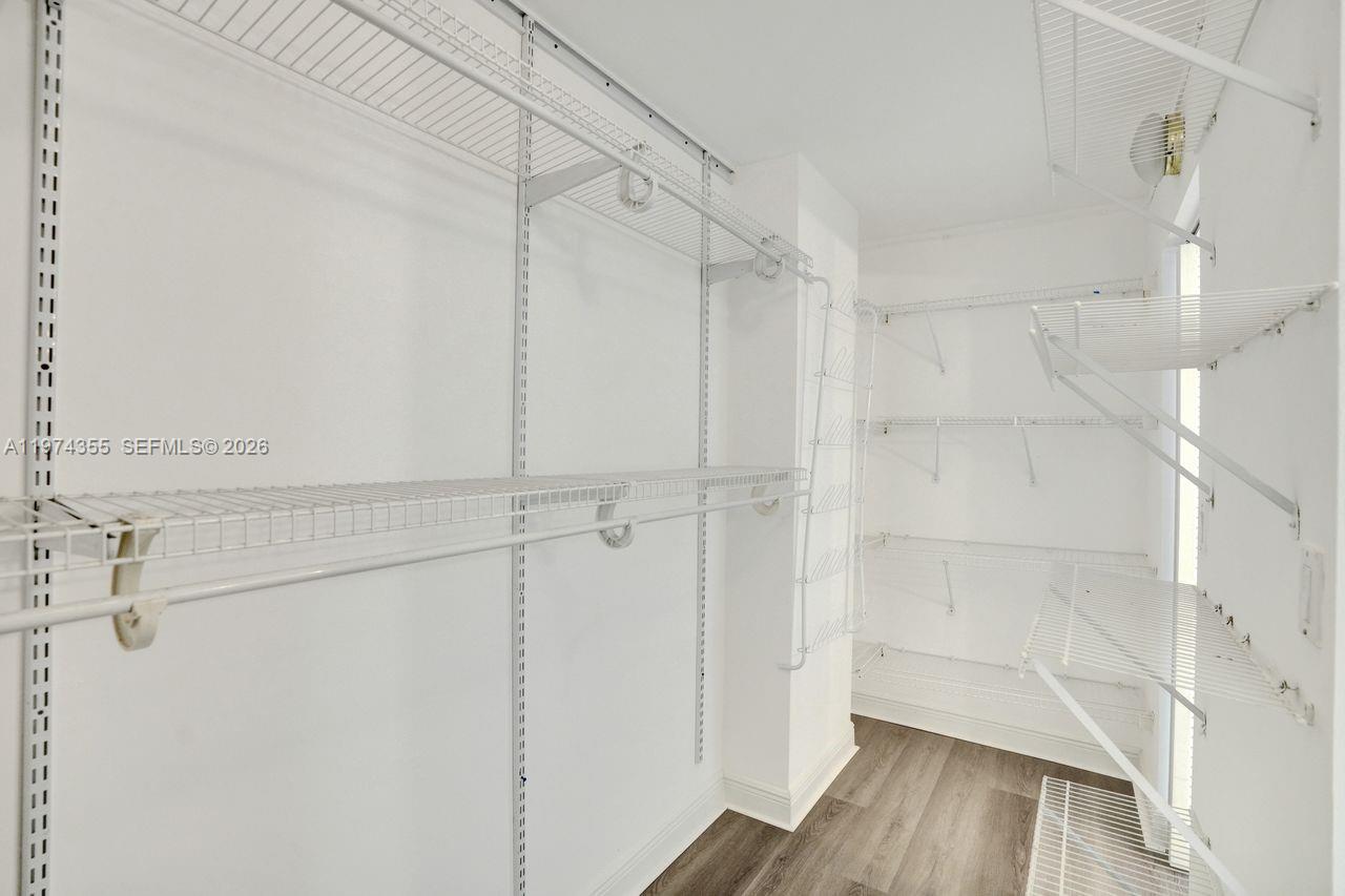 1450 Brickell Bay Dr # 503