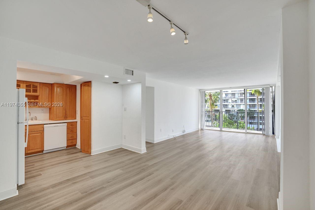 1450 Brickell Bay Dr # 503