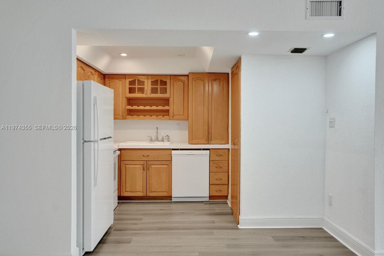 1450 Brickell Bay Dr # 503